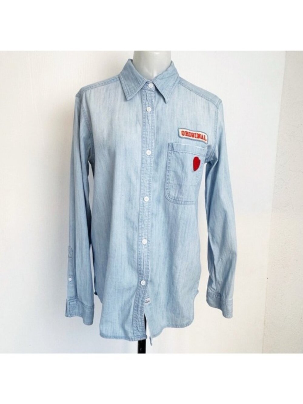 Rails Original embroidered heart patch Chambray Buttondown Shirt XSmall